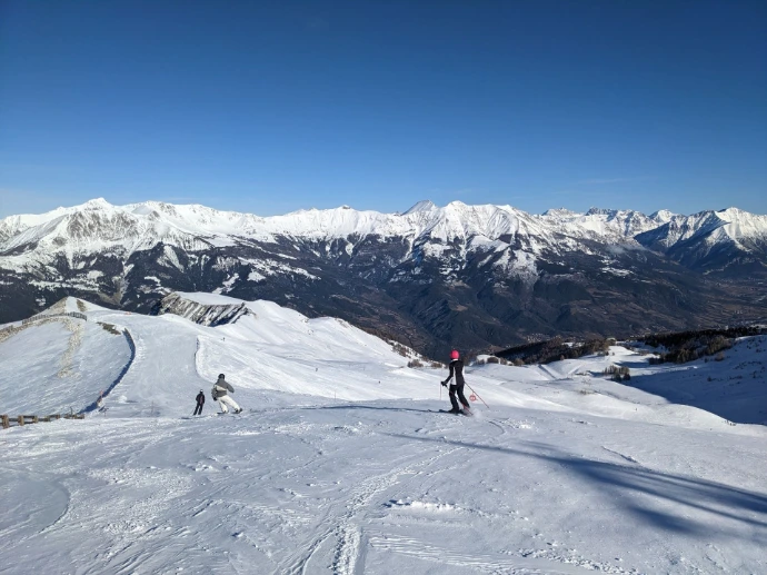 Ski sur les pistes de Pra Loup